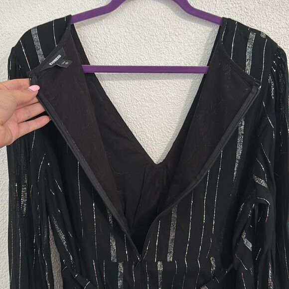 Express- sparkly black magic mini- long sleeve- black and silver- Size XL - Picture 8 of 10